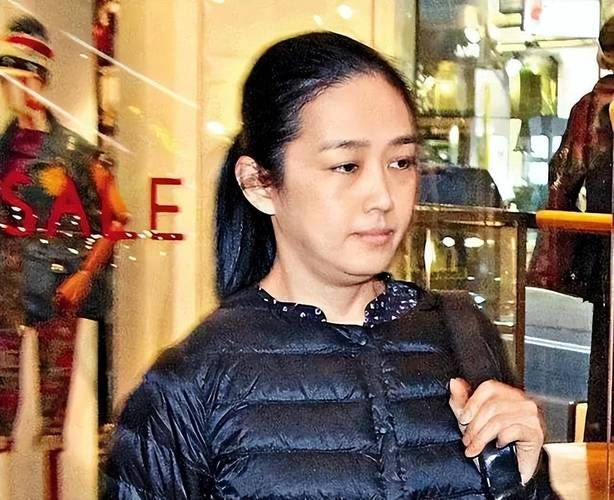 刘德华妻子朱丽倩资料她的职业和家庭生活