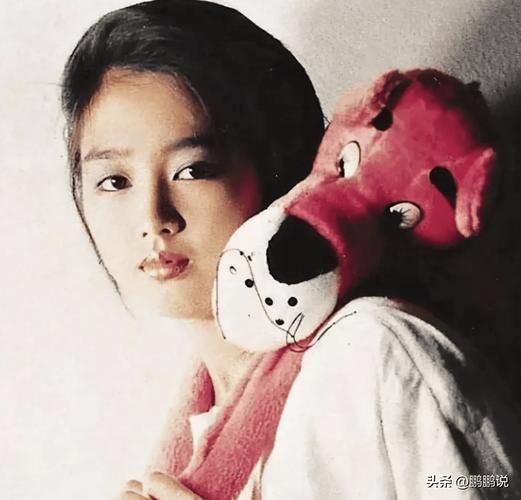 刘德华妻子朱丽倩资料她的职业和家庭生活