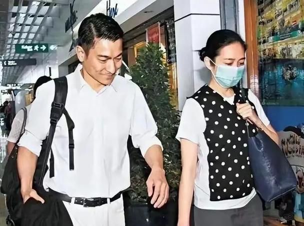 刘德华妻子朱丽倩近况如何？揭秘她与天王的幸福婚姻