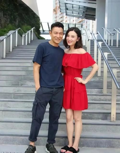刘德华实际身高对比其他明星 差距明显