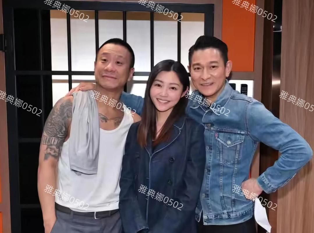 刘德华家庭资料简介 揭秘天王的家庭生活与背景