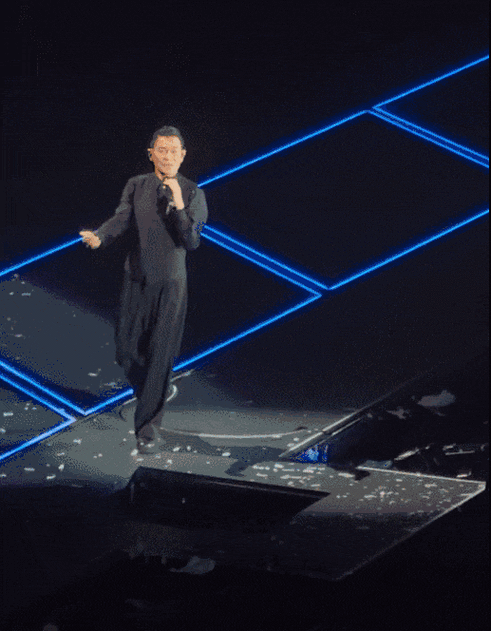 刘德华巡演受伤细节：手部受伤仍坚持演出