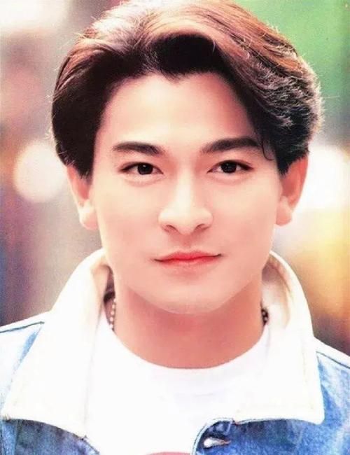 刘德华年轻图片大全：重温华仔青葱岁月，满满回忆杀