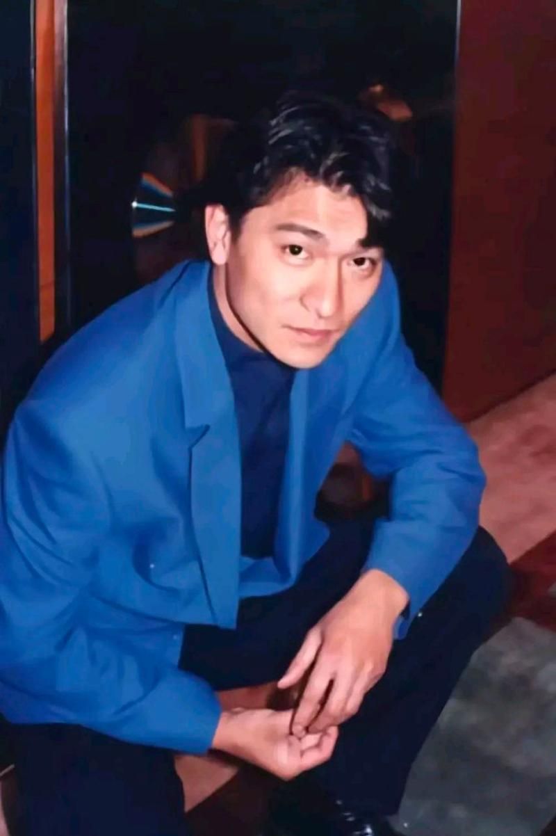 刘德华年轻时图片曝光，颜值巅峰时期有多帅？