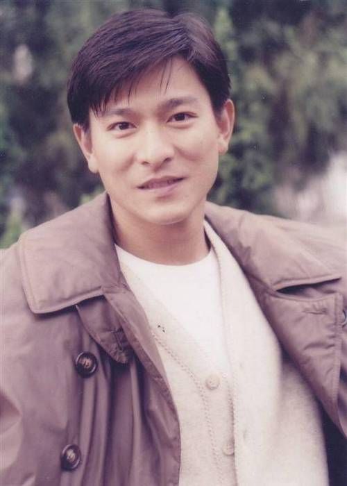 刘德华年轻时图片曝光，颜值巅峰时期有多帅？