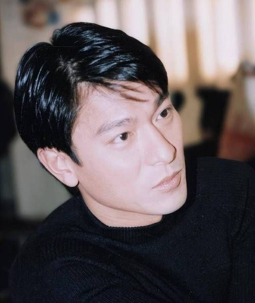 刘德华年轻时最帅照片高清版 不老男神青春风采再现