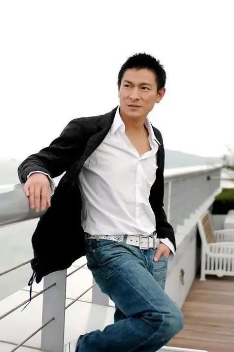 刘德华年龄出生日期你知道他是哪一年出生的吗