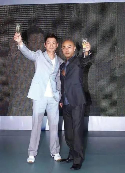 刘德华张卫健合唱经典重现舞台引爆全场