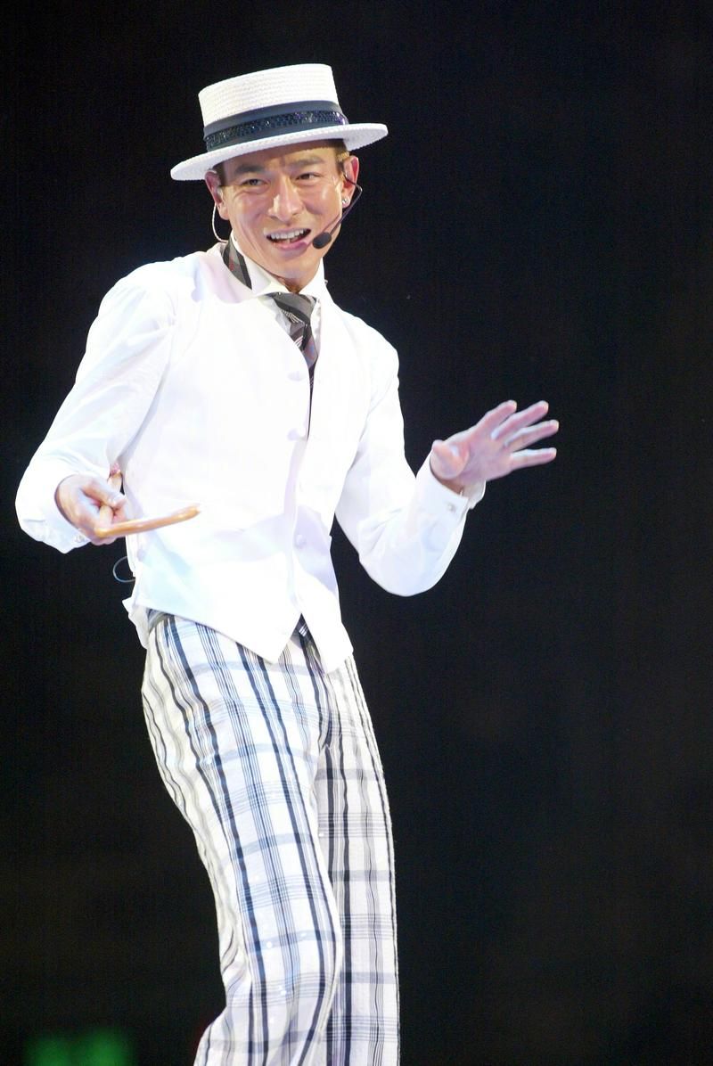 刘德华忘情水演唱会：天王巨星经典重现