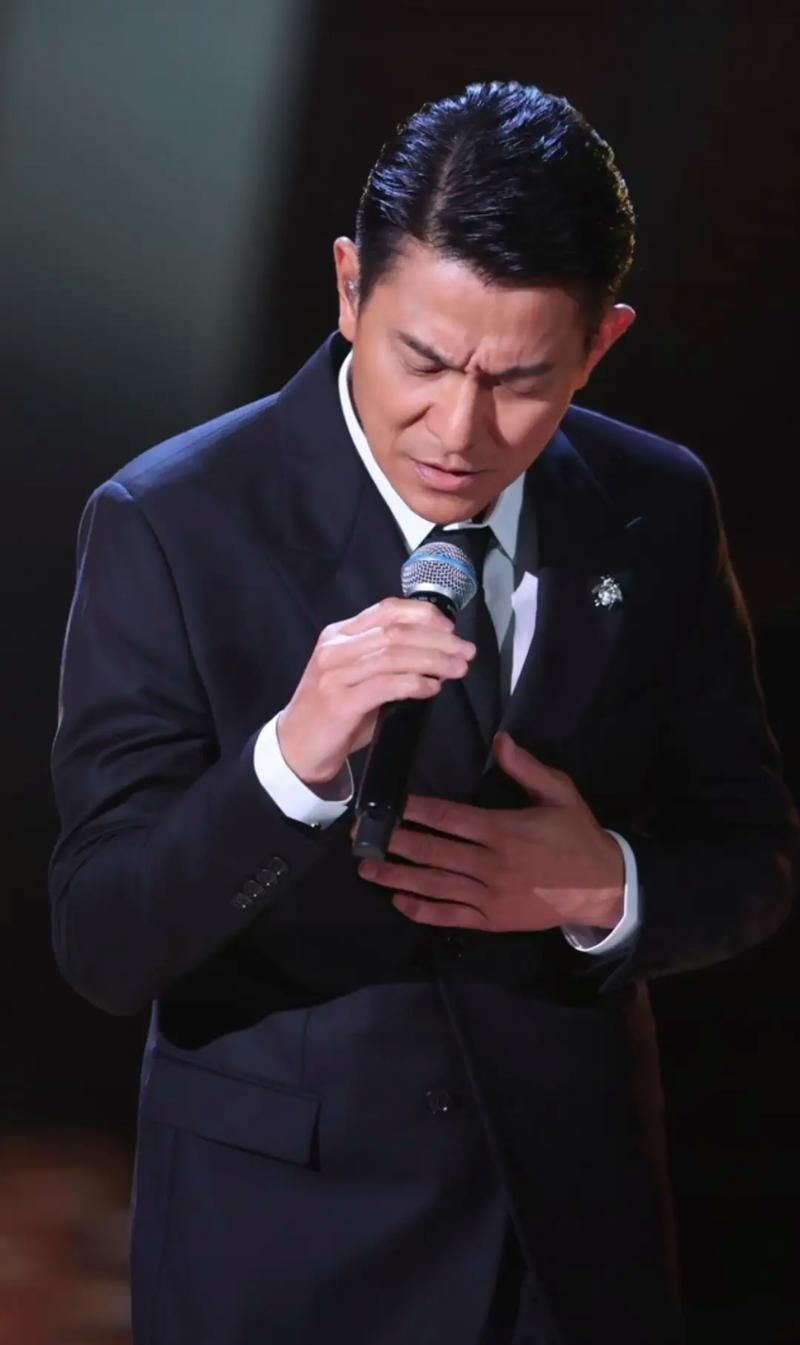 刘德华忘情水现场版完整版 一代人的青春回忆杀来袭