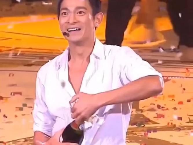 刘德华悟现场版高清视频 重温天王经典时刻