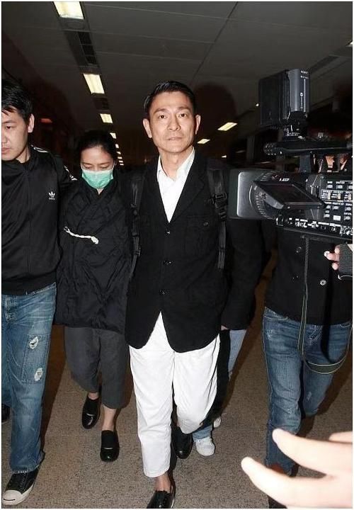 刘德华戴帽子图片高清 时尚穿搭值得收藏