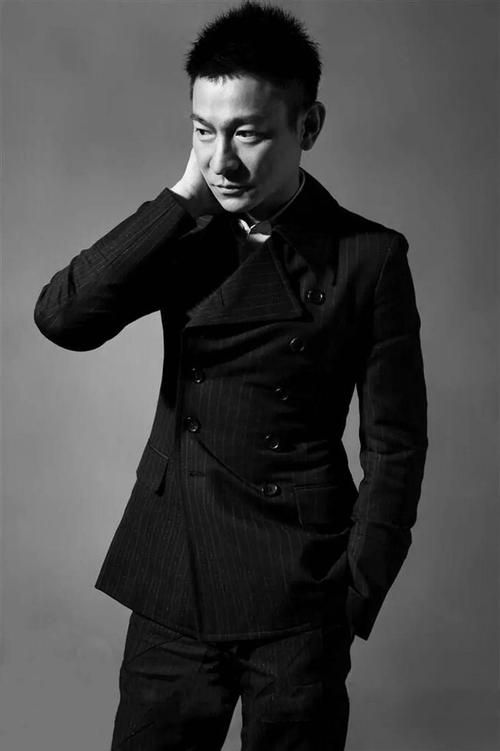 刘德华戴眼镜图片欣赏 不同风格帅气依旧