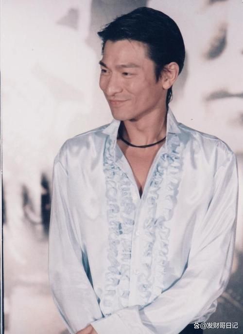 刘德华抽什么牌子的烟 看看他平时都抽哪一款