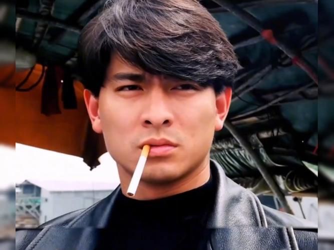 刘德华抽烟头像曝光 网友直呼太有男人味了