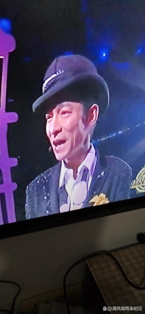 刘德华接受撒贝宁专访 讲述从艺四十年的心路历程