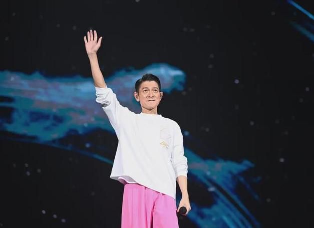 刘德华摔伤事件后续 经纪人回应网友关切
