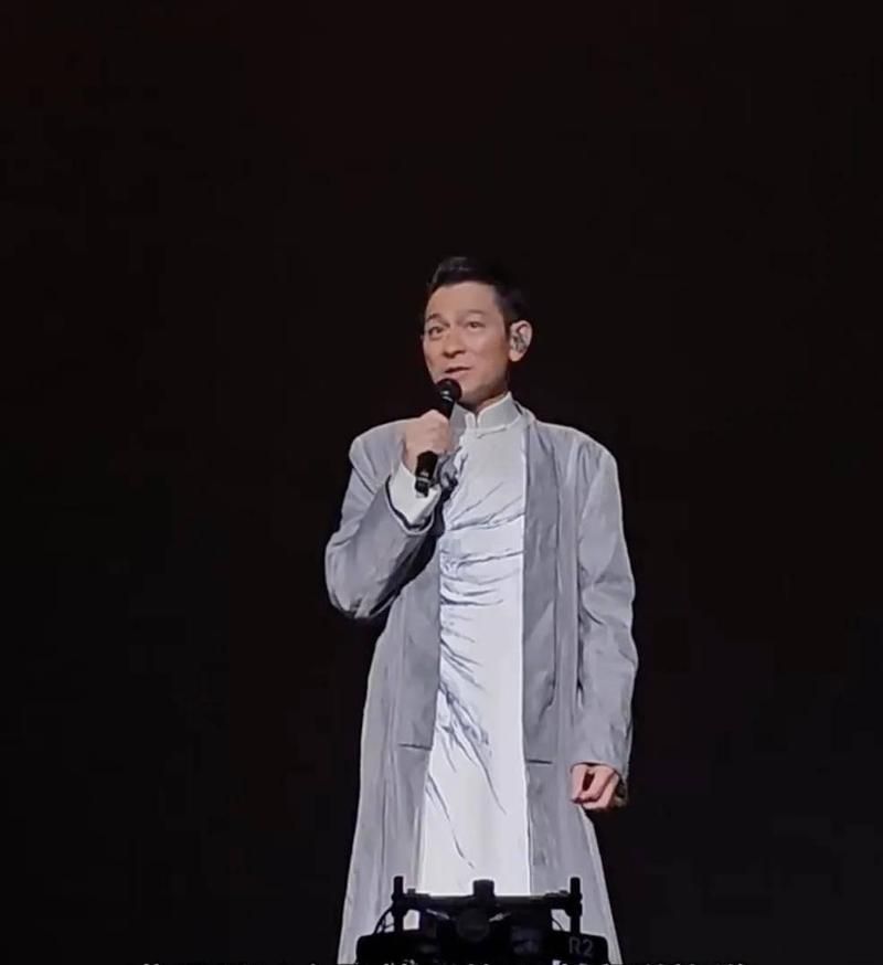 刘德华摔伤事件后续 经纪人回应网友关切