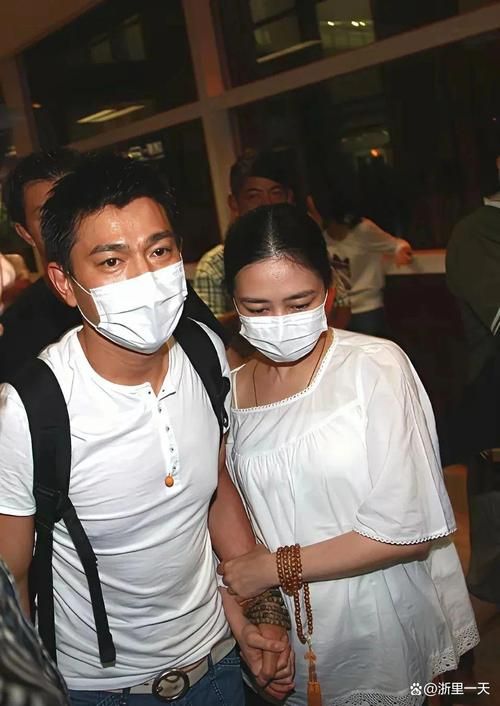 刘德华摔伤事件后续 经纪人回应网友关切