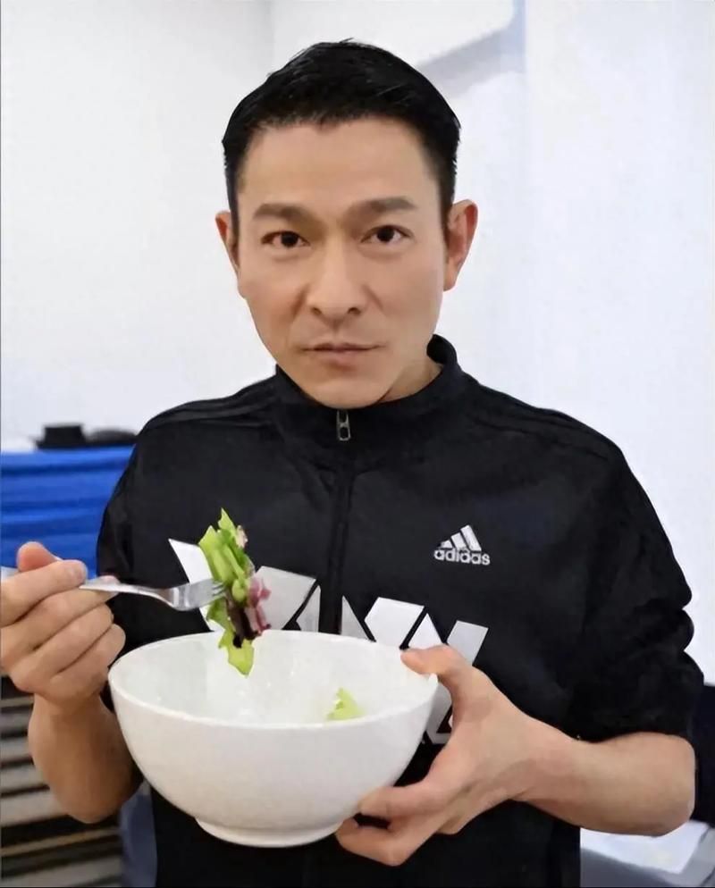 刘德华早餐吃什么？天王的养生秘诀大公开！