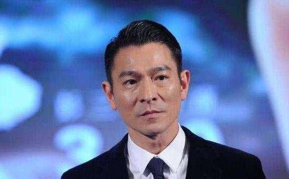 刘德华是哪个地方人？探秘天王背后的家乡故事。