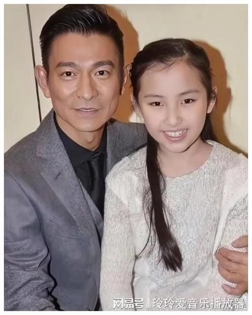 刘德华是谁捧红的揭秘他背后的贵人故事