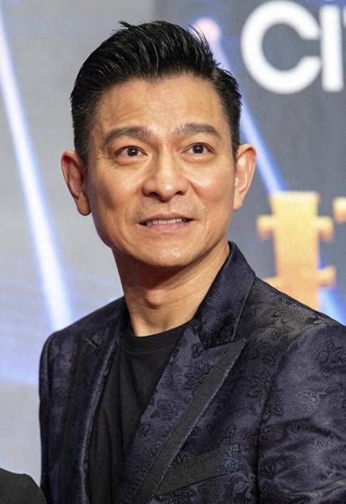 刘德华最新帅照曝光：60多岁依然魅力十足，风采依旧