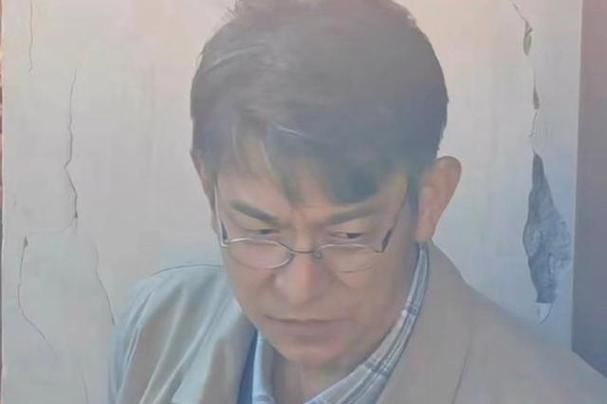 刘德华最新白发造型曝光，网友：还是那么帅！