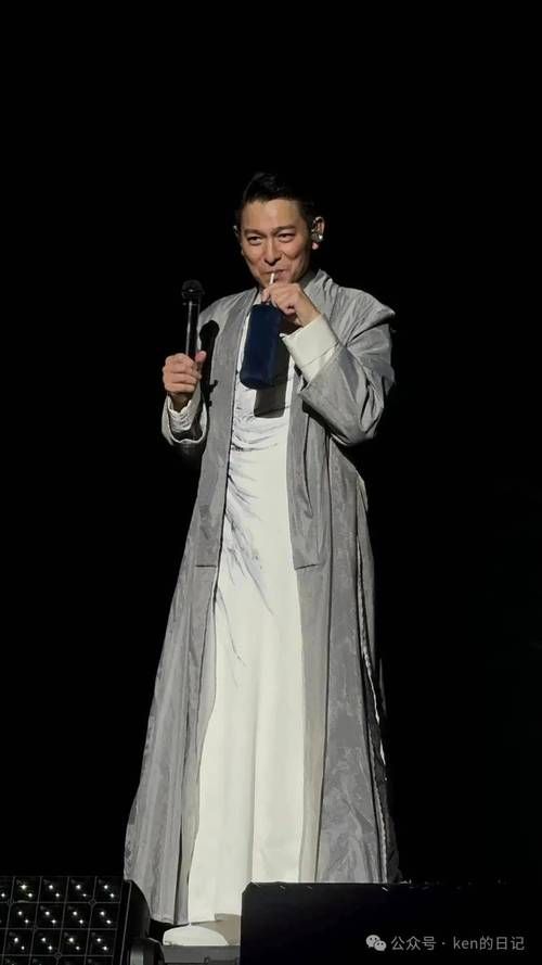 刘德华最早演唱会带你回到华仔的音乐起点