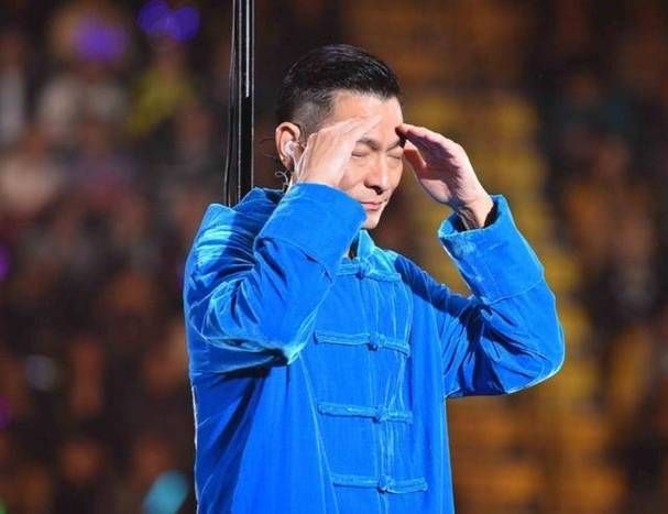 刘德华最经典的演唱会回顾那些年难忘的舞台瞬间