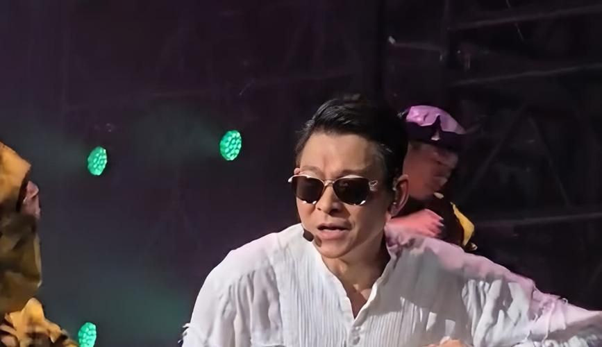 刘德华最辉煌的演唱会现场气氛燃爆全场