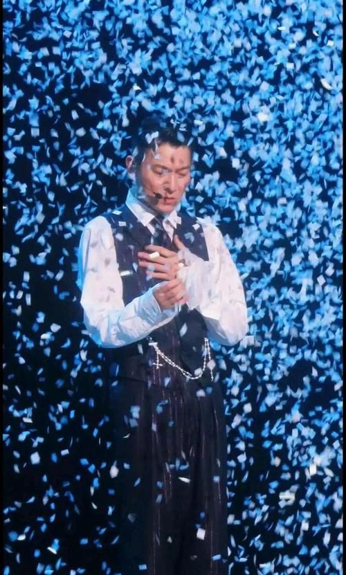 刘德华最辉煌的演唱会现场气氛燃爆全场