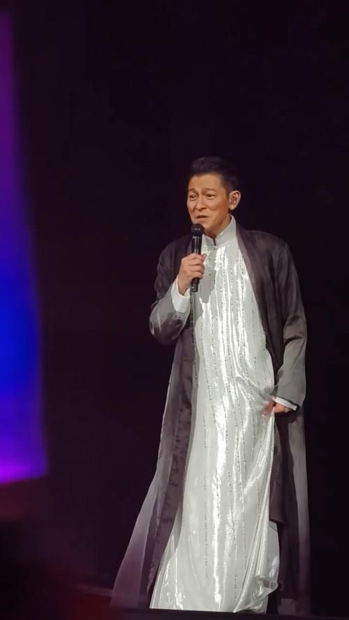 刘德华最近发生了什么？演唱会事故及后续影响大揭秘
