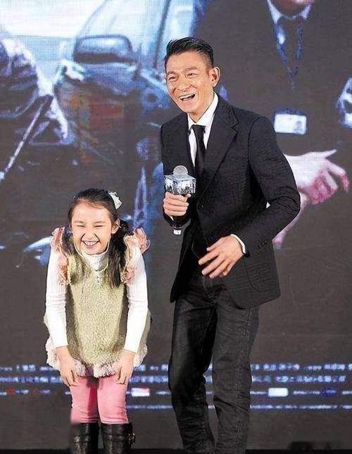 刘德华有几个儿女 他的孩子现状如何