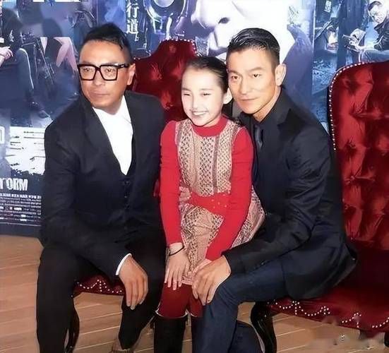 刘德华有几个儿女 他的孩子现状如何