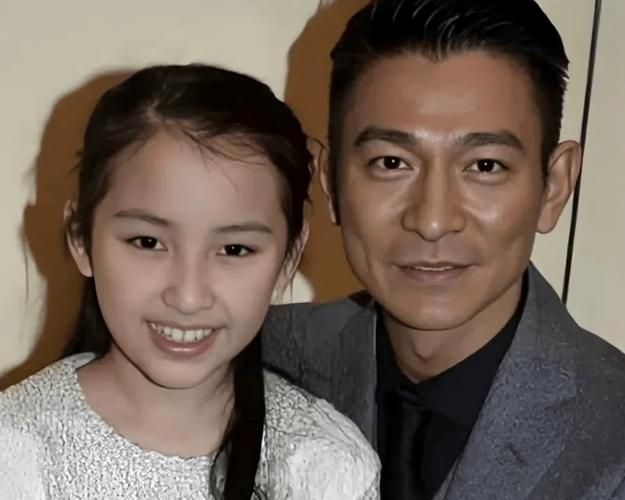 刘德华有几个儿女 揭秘天王家庭的幸福生活