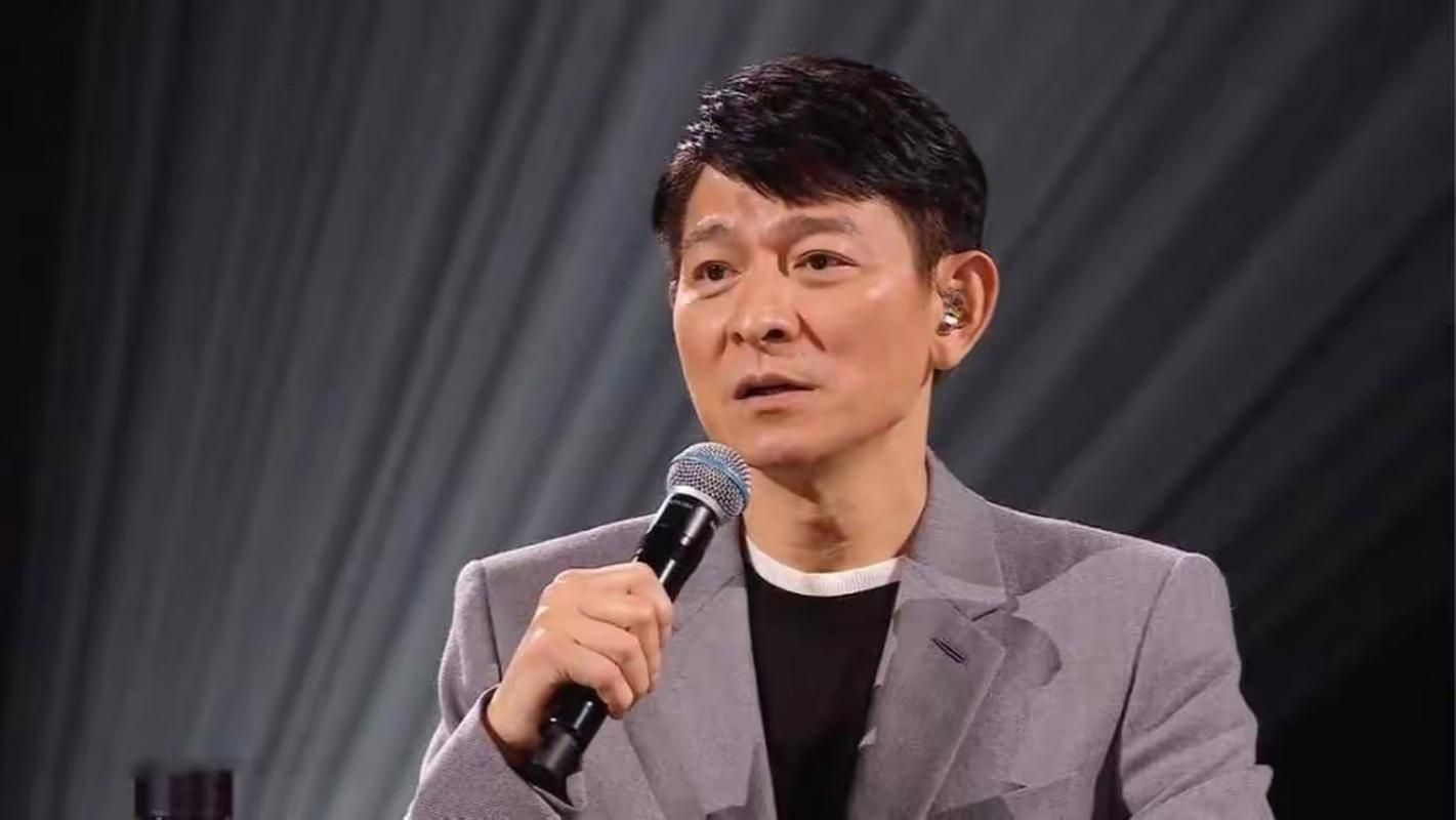 刘德华本名叫什么 没想到他的原名这么接地气