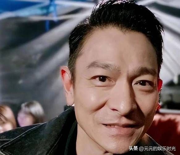 刘德华本名叫什么名字没想到真名这么接地气