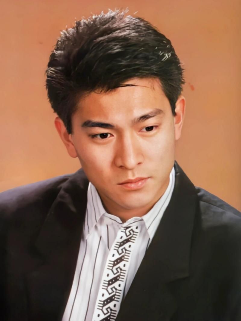 刘德华本名叫什么名字没想到真名这么接地气