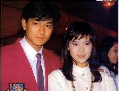刘德华李嘉欣吻戏曝光 两人甜蜜互动引热议