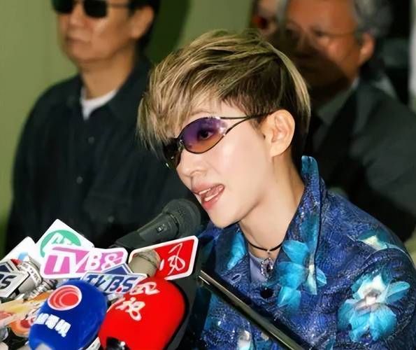 刘德华梅艳芳视频大全：重温他们的舞台魅力