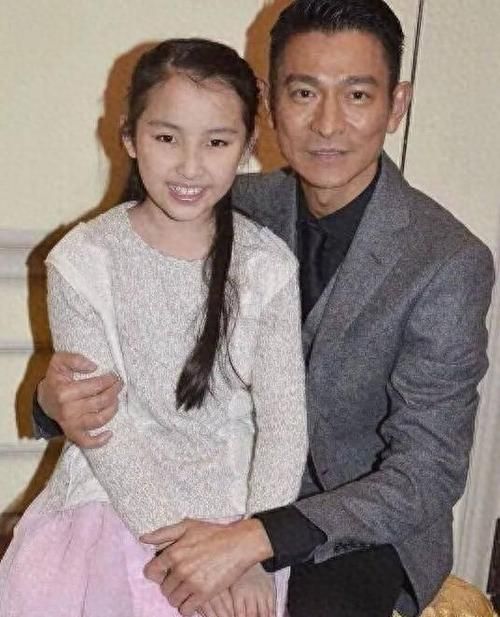 刘德华比他老婆大几岁 年龄差背后的幸福生活