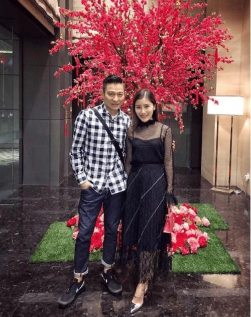 刘德华比他老婆大几岁 年龄差背后的幸福生活