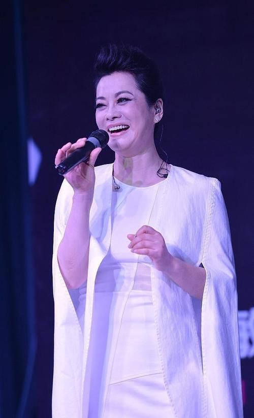 刘德华毛阿敏同台献唱，经典歌曲回顾与解读