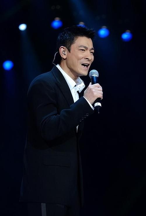 刘德华沈阳事件始末：天王遭打耳光，300万演出费成泡影？