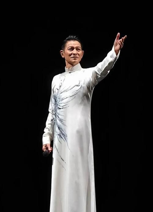 刘德华演唱会大咖云集 陈法蓉惊喜现身！