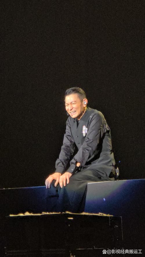 刘德华演唱会大哭原因揭秘原来是因为这件事