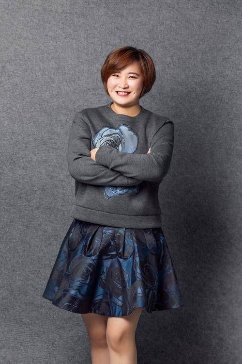 刘德华演唱会贾玲现身！追星女孩成功，激动到跳起来
