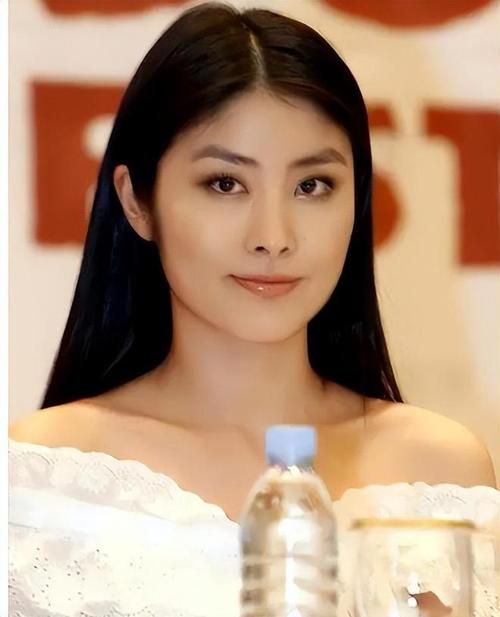 刘德华演唱会陈慧琳惊喜现身，天王天后同框引回忆杀