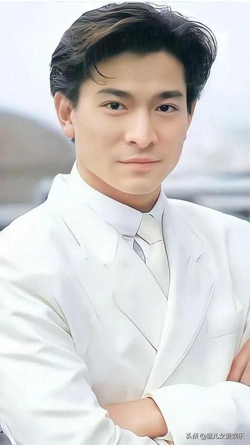 刘德华照片最帅照片：巅峰颜值回顾，天王魅力依旧